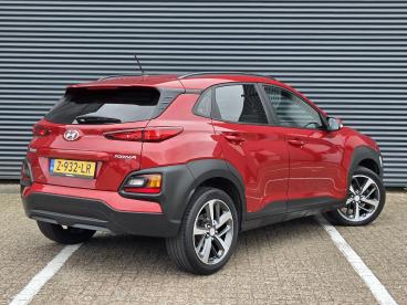 SPOTICAR Hyundai Kona 1.0t Essence | Airco | Cruise Control | Bluetooth Tweedehands - Suv Benzine Rood - Drachten - 1200297515_2