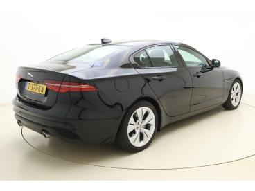 SPOTICAR Jaguar Xe 2.0 P250 Se | 1800 Kg Trekgewicht | Apple Carplay/ Tweedehands - Sedan Benzine Zwart - Drachten - 1200292588_2