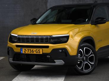 SPOTICAR Jeep Avenger Altitude 1.2 Gse 100pk Elek. Achterklep | Adap. Cr Tweedehands - Suv Benzine Geel - Sittard - 1200271314_2