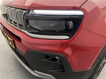 SPOTICAR Jeep Avenger 1.2 E-hybrid Summit | Navigatie | Camera | Stoelve Tweedehands - Suv Hybride Rood - Eindhoven - 1200278497_3