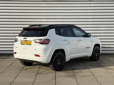 SPOTICAR Jeep Compass 1.3t 4xe 240pk E-awd Automaat S Unieke Km Stand | Tweedehands - Suv Plugin Hybrid Wit - Velp - 1200281484_3