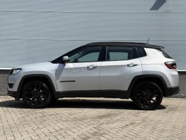 SPOTICAR Jeep Compass 1.3t Night Eagle Liberty Edition | Trekhaak | Crui Tweedehands - Suv Benzine Grijs - Doetinchem - 1200297107_3