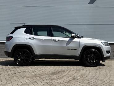 SPOTICAR Jeep Compass 1.3t Night Eagle Liberty Edition | Trekhaak | Crui Tweedehands - Suv Benzine Grijs - Doetinchem - 1200297107_4