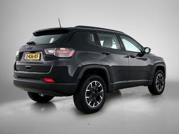 SPOTICAR Jeep Compass 4xe 240 Plug-in Hybrid Electric Overland Tweedehands - Suv Plugin Hybrid Zwart - Eindhoven - 1200299184_5