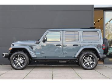 SPOTICAR Jeep Wrangler Unlimited 4xe 380 Sahara / Schuifdak / Facelift Tweedehands - Suv Hybride Grijs - Amsterdam - 1200279014_2