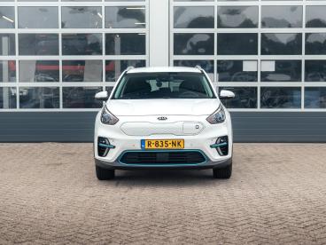 SPOTICAR Kia E-niro Dynamicplusline 64 Kwh Tweedehands - Suv Elektrisch Wit - Waddinxveen - 1200300994_2