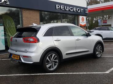 SPOTICAR Kia Niro 1.6 Gdi Hybrid 141pk Dct6 Executiveline | Navi | B Tweedehands - Suv Hybride Grijs - Zierikzee - 1200280610_3