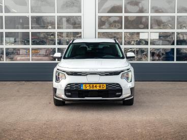 SPOTICAR Kia Niro Dynamicline 64.8 Kwh L Navigatie L Apple Carplay & Tweedehands - Suv Elektrisch Wit - Waddinxveen - 1200288746_2