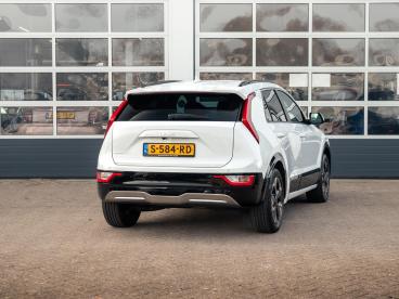 SPOTICAR Kia Niro Dynamicline 64.8 Kwh L Navigatie L Apple Carplay & Tweedehands - Suv Elektrisch Wit - Waddinxveen - 1200288746_5