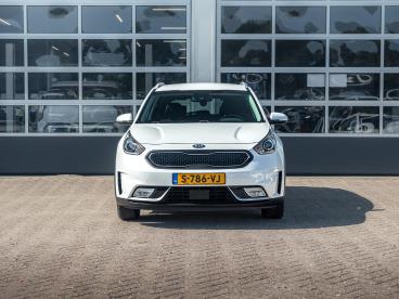 SPOTICAR Kia Niro  Tweedehands - Suv Hybride Wit - Waddinxveen - 1200300223_2