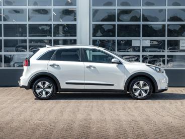 SPOTICAR Kia Niro  Tweedehands - Suv Hybride Wit - Waddinxveen - 1200300223_4