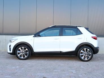 SPOTICAR Kia Stonic 1.0 120pk T-gdi Dynamicline | Navigatie | Camera | Tweedehands - Suv Benzine Wit - Amersfoort - 1200266986_2