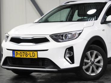 SPOTICAR Kia Stonic 1.0 Mhev Dynamicline 100pk | 1ste Eigenaar | Navig Tweedehands - Suv Benzine Wit - Amersfoort - 1200285950_5