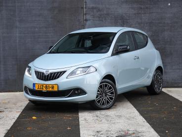 SPOTICAR Lancia Ypsilon Gold 1.0 Mild-hybrid 70pk 11.161 Km | Dab | Achter Tweedehands -  Hybride Blauw - Sittard - 1200280759_1