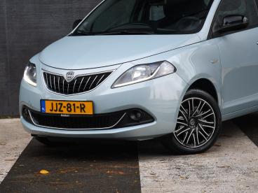 SPOTICAR Lancia Ypsilon Gold 1.0 Mild-hybrid 70pk 11.161 Km | Dab | Achter Tweedehands -  Hybride Blauw - Sittard - 1200280759_2