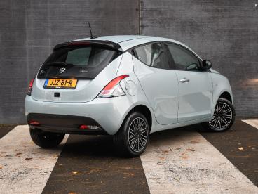 SPOTICAR Lancia Ypsilon Gold 1.0 Mild-hybrid 70pk 11.161 Km | Dab | Achter Tweedehands -  Hybride Blauw - Sittard - 1200280759_5