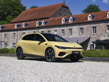 SPOTICAR Leapmotor B05 Promax Design 67.1kwh 218pk Automaat Pano-dak | Ca Tweedehands - Hatchback Elektrisch Geel - Heerlen - 1200298843_1