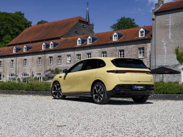 SPOTICAR Leapmotor B05 Promax Design 67.1kwh 218pk Automaat Pano-dak | Ca Tweedehands - Hatchback Elektrisch Geel - Heerlen - 1200298843_2