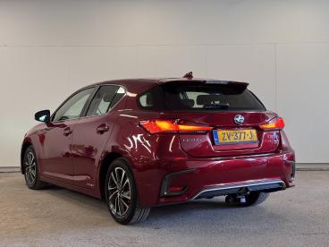 SPOTICAR Lexus Ct 200h Edition 30 Full Hybride & Afneembare Trekhaak Tweedehands - Hatchback Hybride Rood - Den Haag - 1200274059_4