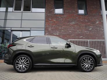 SPOTICAR Lexus Nx 450h+ Awd Launch Edition | Schuif/kanteldak | Elek Tweedehands - Suv Plugin Hybrid Groen - Sneek - 1200293242_2