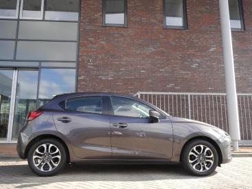 SPOTICAR Mazda 2 1.5 Skyactiv-g Dynamic+ | Cruise Control | Trekhaa Tweedehands -  Benzine Grijs - Sneek - 1200303272_2