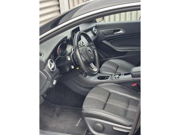 SPOTICAR Mercedes Cla 200 Ambition Automaat | Navigatie | 18 Inch | Clim Tweedehands - Sedan Benzine Zwart - Velp - 1200290328_5