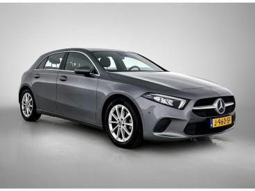 SPOTICAR Mercedes Classe A 180 1.3 Premium Plus 136pk | Navigatie | Climate C Tweedehands - Hatchback Benzine Grijs - Oirschot - 1200291229_2