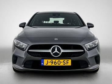 SPOTICAR Mercedes Classe A 180 1.3 Premium Plus 136pk | Navigatie | Climate C Tweedehands - Hatchback Benzine Grijs - Oirschot - 1200291229_4