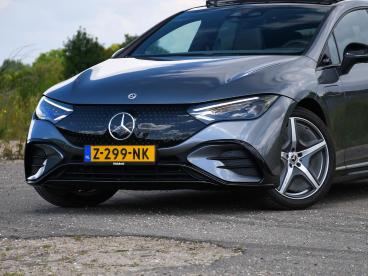 SPOTICAR Mercedes Eqe 350 Amg Line 89 Kwh 292pk Automaat Achterasbesturi Tweedehands - Sedan Elektrisch Grijs - Heerlen - 1200268004_2