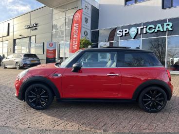 SPOTICAR Mini Cooper 1.5 136 Pk Chili M6 3 Deurs Tweedehands - Hatchback Benzine Rood - Krimpen Aan Den Ijssel - 1200285394_2