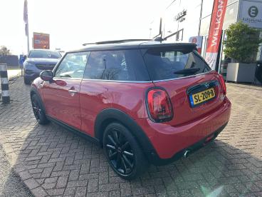 SPOTICAR Mini Cooper 1.5 136 Pk Chili M6 3 Deurs Tweedehands - Hatchback Benzine Rood - Krimpen Aan Den Ijssel - 1200285394_3