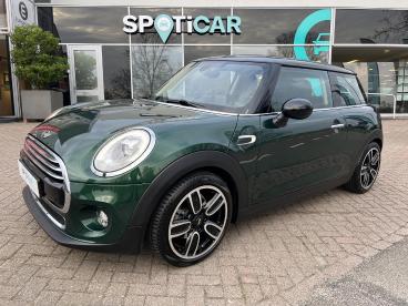 SPOTICAR Mini Cooper 1.5 Chili Serious Business Automaat Keyless Tweedehands - Hatchback Benzine Groen - Krimpen Aan Den Ijssel - 1200288376_1