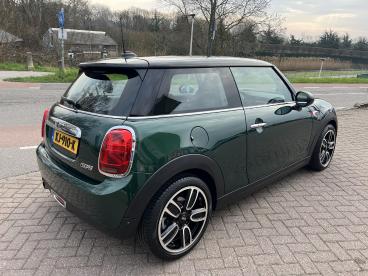 SPOTICAR Mini Cooper 1.5 Chili Serious Business Automaat Keyless Tweedehands - Hatchback Benzine Groen - Krimpen Aan Den Ijssel - 1200288376_4
