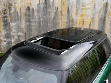 SPOTICAR Mini Cooper 60 Years Edition 1.5 136pk Automaat Pano/schuif-da Tweedehands - Hatchback Benzine Groen - Heerlen - 1200289375_3