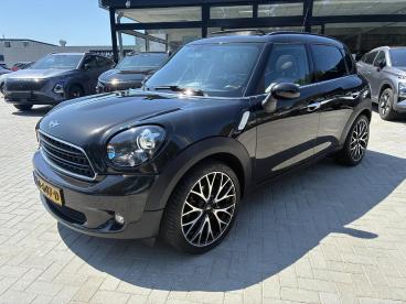 SPOTICAR Mini Countryman 1.6 Cooper Chili | Climate Control | Navigatie | L Tweedehands - Suv Benzine Zwart - Emmeloord - 1200298122_1