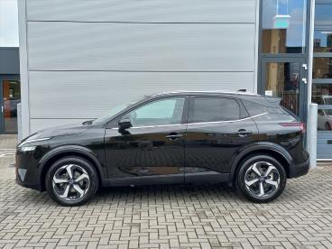 SPOTICAR Nissan Qashqai 1.3 Mild-hybrid 158pk Automaat Business Acces | Cl Tweedehands - Suv Hybride Zwart - Elst - 1200276469_3