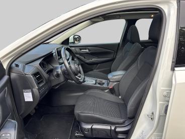 SPOTICAR Nissan Qashqai 1.3 Mhev 158pk Xtronic Acenta | Pearl White | Pano Tweedehands - Suv Hybride Wit - Hoofddorp - 1200276495_2