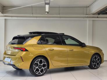 SPOTICAR Opel Astra 1.2 Turbo Hybrid Ultimate Automaat | Head-up Displ Tweedehands - Hatchback Hybride Geel - Alphen Aan Den Rijn - 1200301376_2