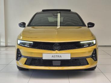 SPOTICAR Opel Astra 1.2 Turbo Hybrid Ultimate Automaat | Head-up Displ Tweedehands - Hatchback Hybride Geel - Alphen Aan Den Rijn - 1200301376_3