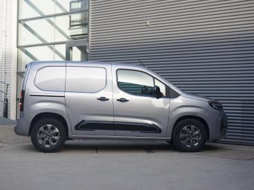 SPOTICAR Opel Combo Tech L1 50kwh | 8 Jaar Garantie | Navigatie | Appl Tweedehands - Bedrijfswagen Elektrisch Grijs - Alphen Aan Den Rijn - 1200293336_2