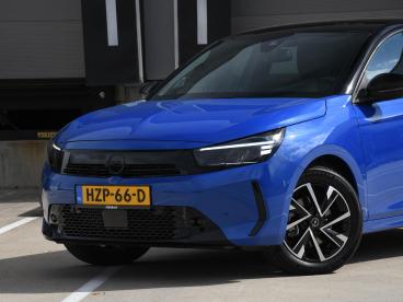 SPOTICAR Opel Corsa Gs 1.2 Turbo 100pk Apple Carplay | Digitaal Instru Tweedehands -  Benzine Blauw - Roermond - 1200276652_2