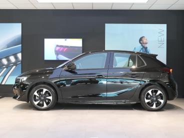 SPOTICAR Opel Corsa Corsa-e Electric Long Range Ultimate 51 Kwh |  97% Soh | A Tweedehands - Hatchback Elektrisch Zwart - Nieuwegein - 1200299591_2