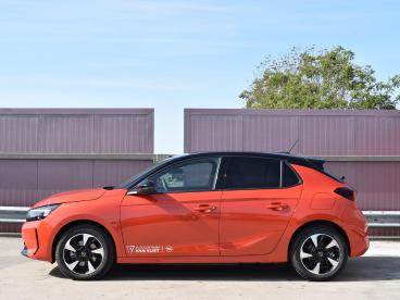SPOTICAR Opel Corsa Corsa-e Electric Long Range Gs 51 Kwh L Warmtepomp L Stoel Tweedehands - Hatchback Elektrisch Oranje - Alphen Aan Den Rijn - 1200300197_2