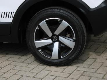 SPOTICAR Opel Crossland 1.2 Turbo Edition | Camera / Airco / Cruise Tweedehands - Suv Benzine Wit - Nijmegen - 1200291470_3
