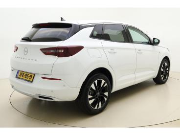SPOTICAR Opel Grandland 1.2 Turbo 130pk Automaat Business Elegance | Navig Tweedehands - Suv Benzine Wit - Heerenveen - 1200272956_2