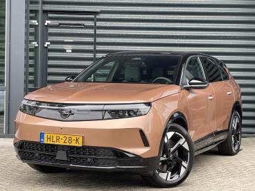 SPOTICAR Opel Grandland Electric Gs 73 Kwh Panoramadak Head-up 360 Camera Tweedehands - Suv Elektrisch Bruin - Almere - 1200276239_1