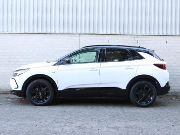 SPOTICAR Opel Grandland 130pk Turbo Navigatie Via Apple En Android | Camer Tweedehands - Suv Benzine Wit - Zeist - 1200280145_2