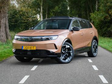 SPOTICAR Opel Grandland Electric Gs 73kwh 214pk Automaat Technologie Plus Tweedehands - Suv Elektrisch Bruin - Roermond - 1200280526_1