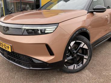 SPOTICAR Opel Grandland Electric Gs 73 Kwh | 8 Jaar Garantie | Elektrisch Tweedehands - Suv Elektrisch Bruin - Heerenveen - 1200287948_2