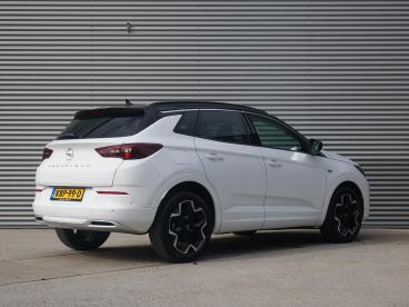 SPOTICAR Opel Grandland 1.2 Turbo Ultimate Leder Alcantara Tweedehands - Suv Benzine Wit - Woerden - 1200290178_2